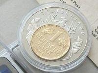 Лот: 17422166. Фото: 3. Монета 1 марка ФРГ 1963 J позолота... Сувениры, подарки