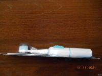 Лот: 18287603. Фото: 2. Электрическая зубная щетка. Мелкая бытовая техника