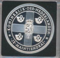 Лот: 16444630. Фото: 2. Нидерланды 2013 медаль Королева-консорт... Значки, медали, жетоны