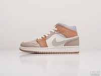 Лот: 17489156. Фото: 2. Кроссовки Nike Air Jordan 1 Mid... Женская обувь