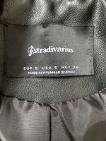 Лот: 21974080. Фото: 2. Куртка Stradivarius. Женская одежда
