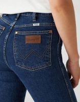 Лот: 19855107. Фото: 2. Женские прямые джинсы Wrangler... Женская одежда