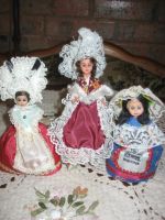 Лот: 14529235. Фото: 2. Винтажные куклы в старинных национальных... Коллекционирование, моделизм