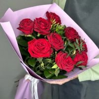 Лот: 21134795. Фото: 4. Букет из красных роз с зеленью. Красноярск