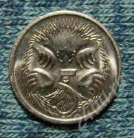 Лот: 367096. Фото: 2. Австралия, 5 центов, 2001 г. Штемпельный... Монеты