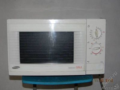 Лот: 2022113. Фото: 1. СВЧ печь Самсунг с грилем. Микроволновки, мини-печи