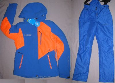 Лот: 25885851. Фото: 1. горнолыжная куртка + горнолыжные... Спортивные костюмы