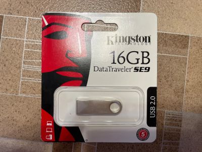 Лот: 25884771. Фото: 1. USB 2.0 Flash Drive Kingston DataTravel... USB-флеш карты