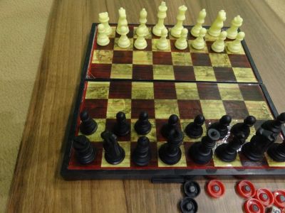 Лот: 18554850. Фото: 1. Шахматы,шашки,нарды в одном-дорожные. Шахматы, шашки, нарды