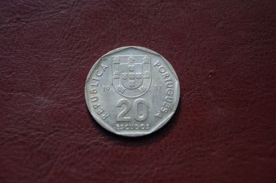 Лот: 25888854. Фото: 1. Португалия. 20 эскудо 1987г. Европа