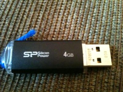 Лот: 4091222. Фото: 1. Флеш карта Silicon Power LuxMini... USB-флеш карты