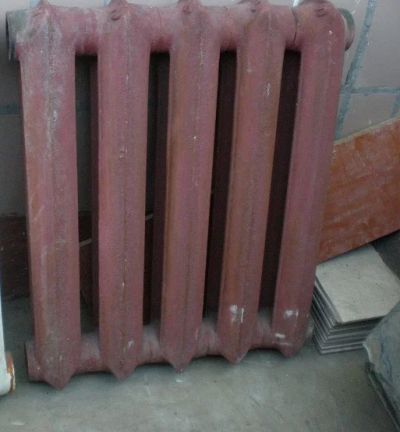 Лот: 4825624. Фото: 1. Батарея (радиатор) чугунная б... Радиаторы отопления, полотенцесушители