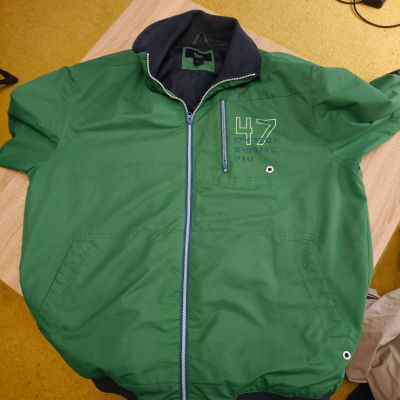 Лот: 25882177. Фото: 1. Ветровки. Верхняя одежда