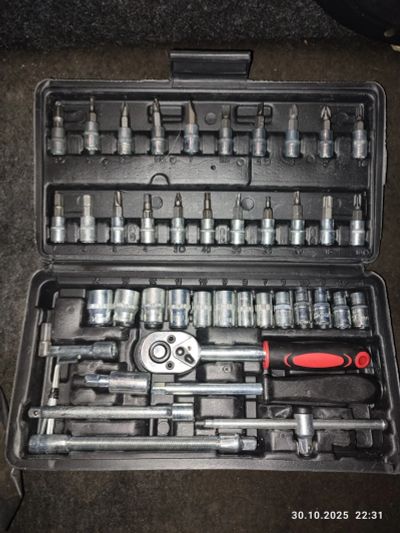 Лот: 25890218. Фото: 1. Маленький набор головок с трещеткой. Наборы инструмента