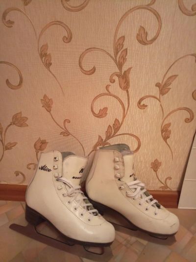Лот: 11438767. Фото: 1. Коньки детские р. 33. Другое (дети растут)