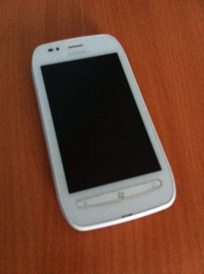 Лот: 4312466. Фото: 1. Смартфон Nokia Lumia 710 (белый... Смартфоны
