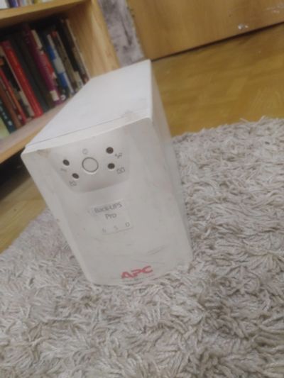 Лот: 18369520. Фото: 1. APC Back-UPS 650 не работает. ИБП, аккумуляторы для ИБП