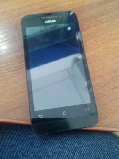 Лот: 6074776. Фото: 1. Asus Zenfone 4 8GB A450CG. Смартфоны