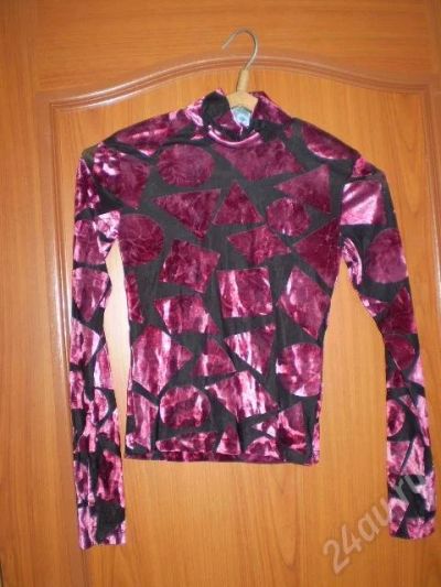 Лот: 36751. Фото: 1. водолазка чёрная с малиновыми... Красноярск