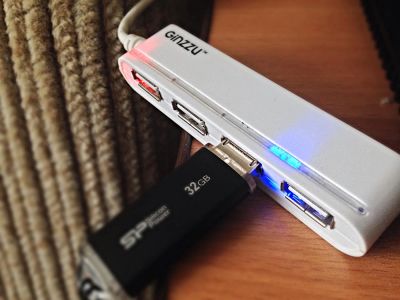 Лот: 3626376. Фото: 1. Ginzzu (GR-434UW) USB Hub Хаб... Платы расширения, контроллеры, доп. порты