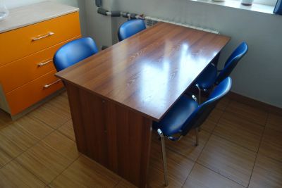 Лот: 22163224. Фото: 1. Стол офисный переговорный, состояние... Компьютерные и письменные столы