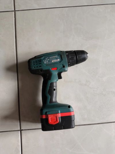 Лот: 25885324. Фото: 1. Шуруповёрт Hyundai. Электроинструмент