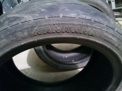 Лот: 5475478. Фото: 1. Летняя резина 215/45/17 2 разных... Шины