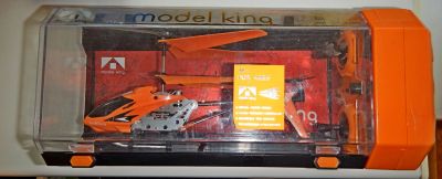 Лот: 19240336. Фото: 1. Маленькая модель вертолета на... Авиамоделизм