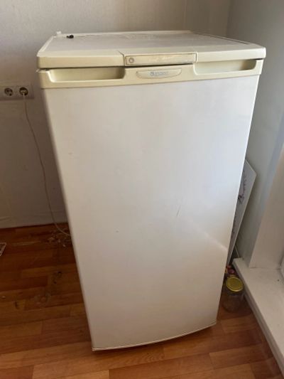 Лот: 17860320. Фото: 1. Холодильник Бирюса 10с-1 срочно... Холодильники, морозильные камеры