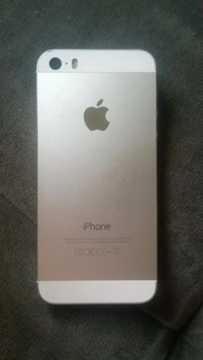 Лот: 7870532. Фото: 1. Iphone 5s (Забыт логин Icloud... Смартфоны