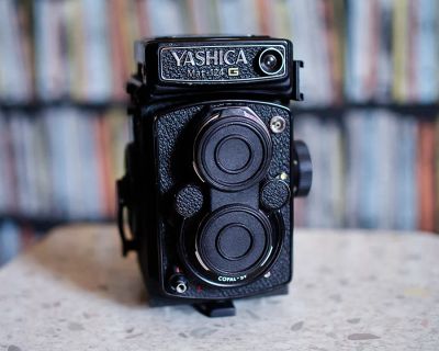 Лот: 7266058. Фото: 1. Фотоаппарат Yashica Mat 124G... Плёночные зеркальные