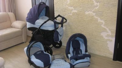 Лот: 5272752. Фото: 1. Коляска Tutis Zippy 3 в 1. Коляски