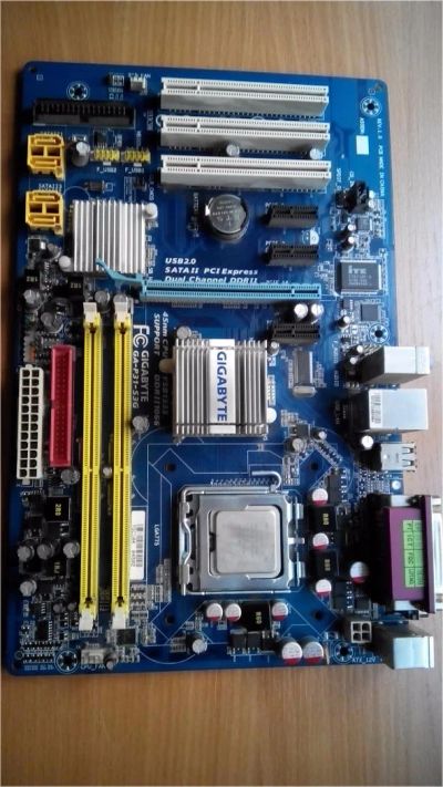 Лот: 6750355. Фото: 1. материнская плата gigabyte ga-p31-s3g... Материнские платы