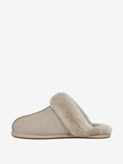 Лот: 25802307. Фото: 1. Тапочки UGG Scuffette II, Бежевый. Другое (одежда, обувь, галантерея)