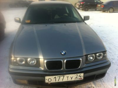 Лот: 4293356. Фото: 1. BMW 320I. Автомобили