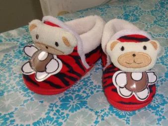 Лот: 7122572. Фото: 1. Красные пинетки (С РУБЛЯ) 11см... Пинетки