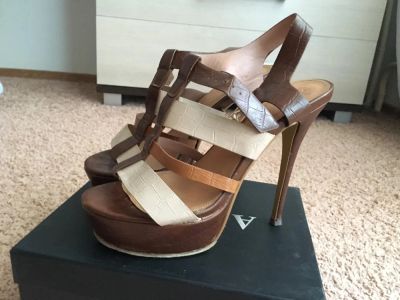 Лот: 7695326. Фото: 1. Босоножки на каблуке р.39. Босоножки