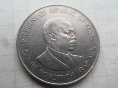 Лот: 21172524. Фото: 1. Кения 1 шиллинг 1980. Африка