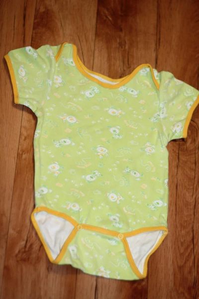 Лот: 5267131. Фото: 1. Зелёненький боди. Костюмы, пиджаки, комбинезоны