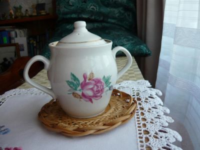 Лот: 7156660. Фото: 1. Сахарница -Роза-, Хайта. Фарфор, керамика