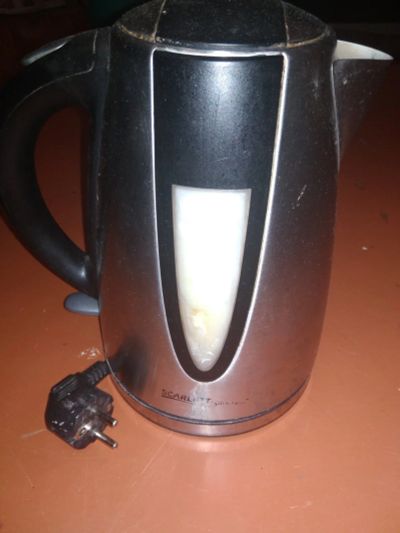 Лот: 18522188. Фото: 1. Чайник электрический рабочий с... Чайники, кофемашины, кулеры