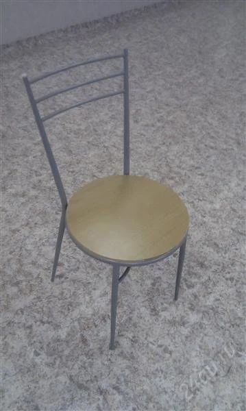 Лот: 1825503. Фото: 1. Стул металлический, сиденье деревянное... Столы, стулья, обеденные группы