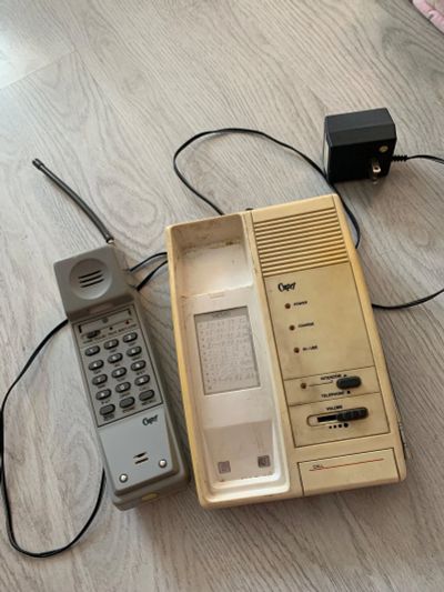 Лот: 16388342. Фото: 1. Стационарный телефон из 90-х. DECT и радиотелефоны