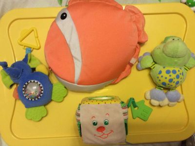 Лот: 8938318. Фото: 1. Мягкие игрушки, подвеска и развивающий... Мягкие