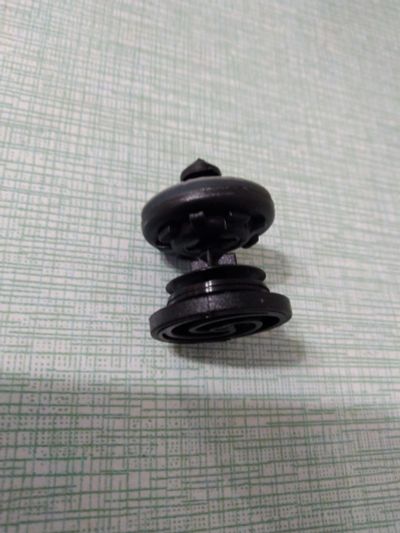 Лот: 18060731. Фото: 1. Клипса крепления обшивки дверей. Кузов