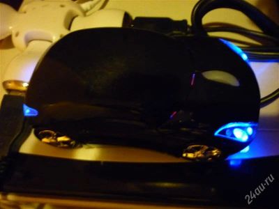 Лот: 759049. Фото: 1. Мышка-машинка черная. Уцененка... Клавиатуры и мыши