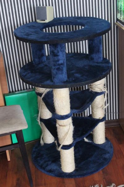 Лот: 6058933. Фото: 1. Когтедерка-домик большая б/у. Игрушки для животных