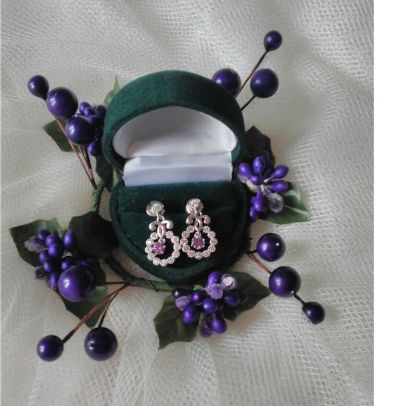 Лот: 12083719. Фото: 1. Серьги с лиловым камнем. Серьги, каффы