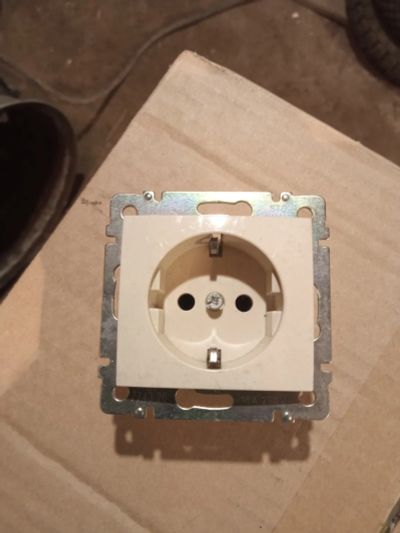 Лот: 25898571. Фото: 1. Розетка Легранд Валена. Электроустановочные изделия