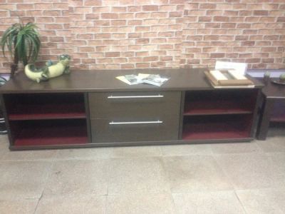 Лот: 4816351. Фото: 1. ТУМБА ПОД TV ШПОН!!!!. Стойки и тумбы для аппаратуры